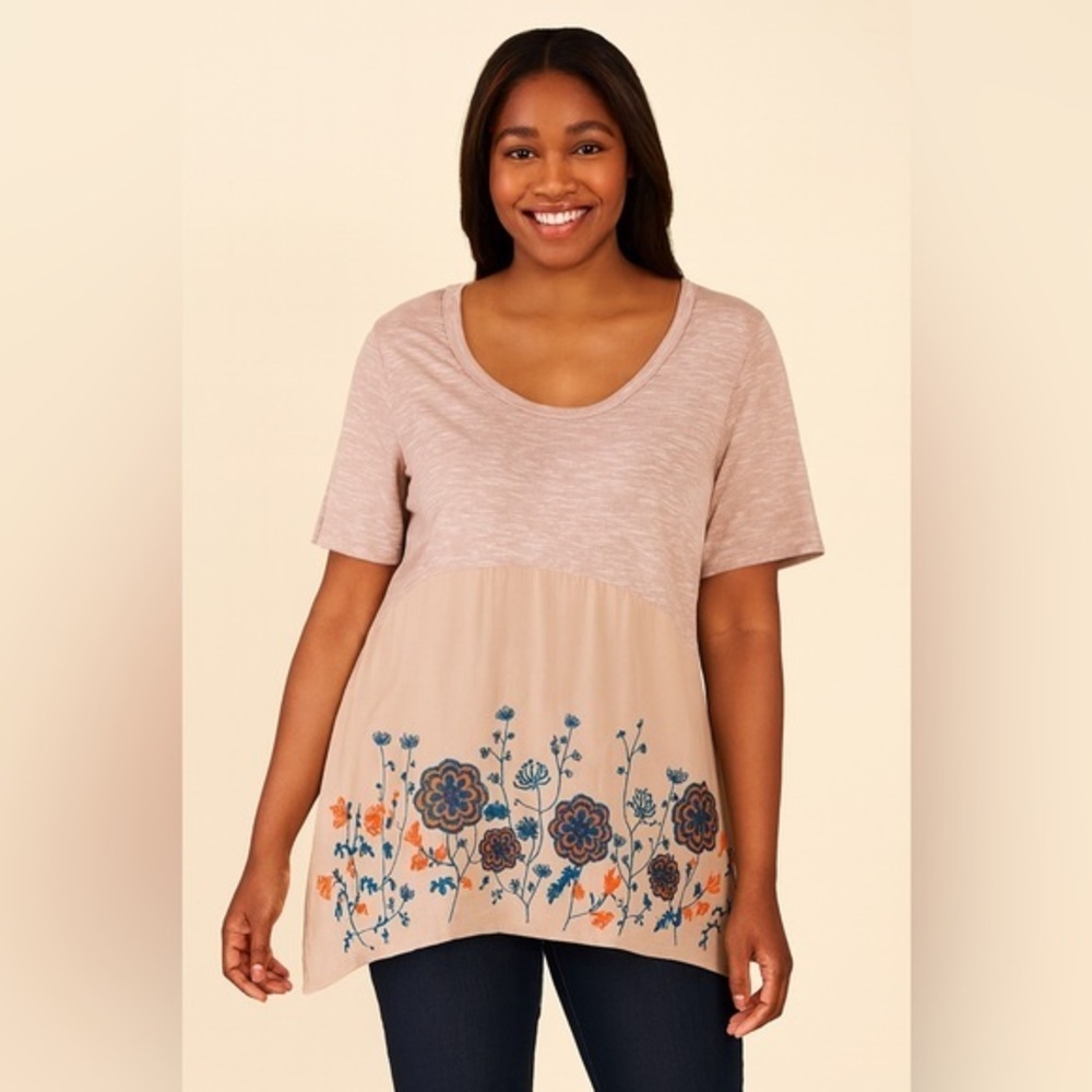 Umgee Women's Heathered Taupe Embroidered Hem Tunic Top EUC S #1585